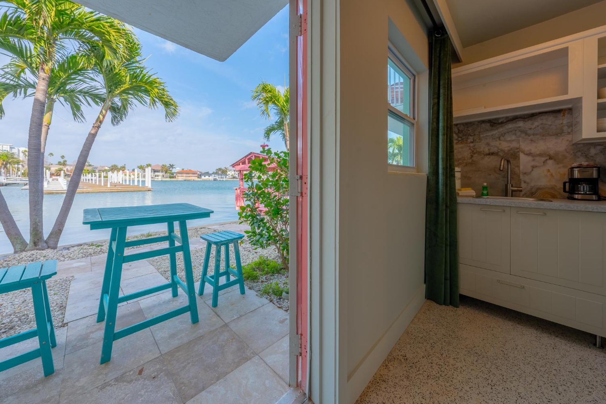 Tropical Breeze Apartment Clearwater Beach Exterior photo