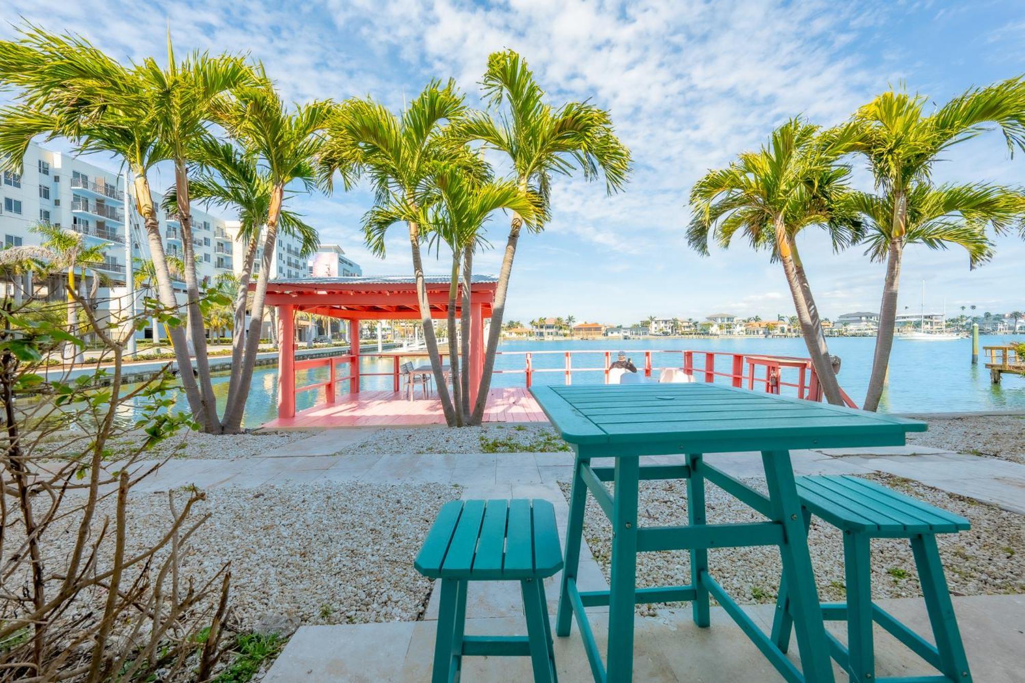 Tropical Breeze Apartment Clearwater Beach Exterior photo