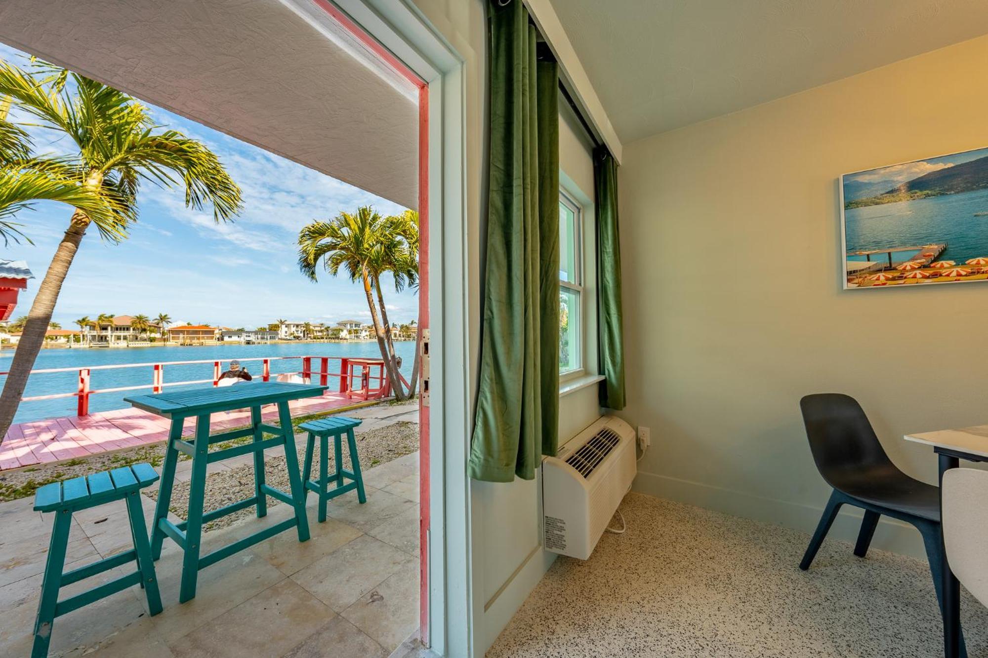Tropical Breeze Apartment Clearwater Beach Exterior photo