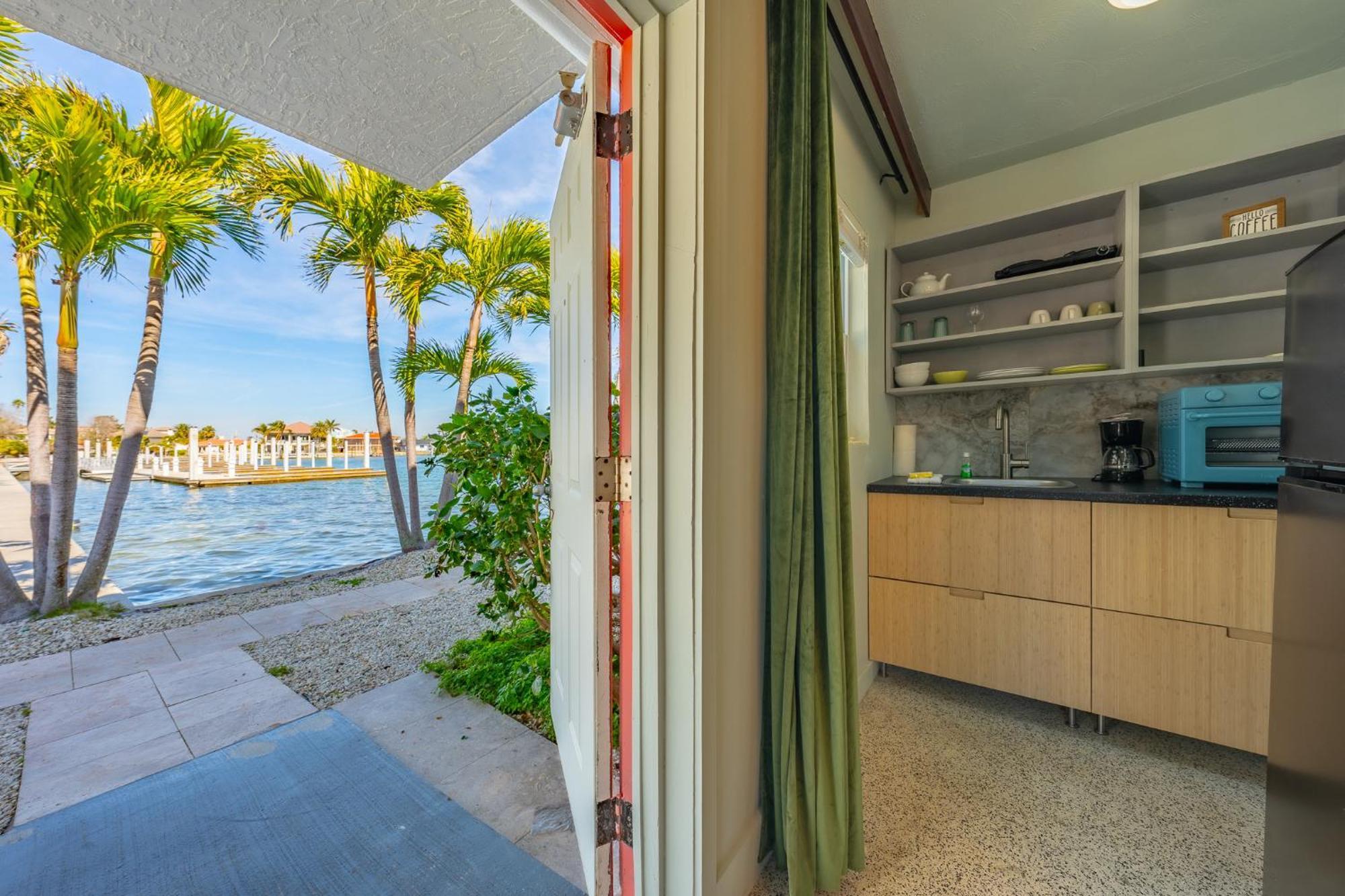Tropical Breeze Apartment Clearwater Beach Exterior photo
