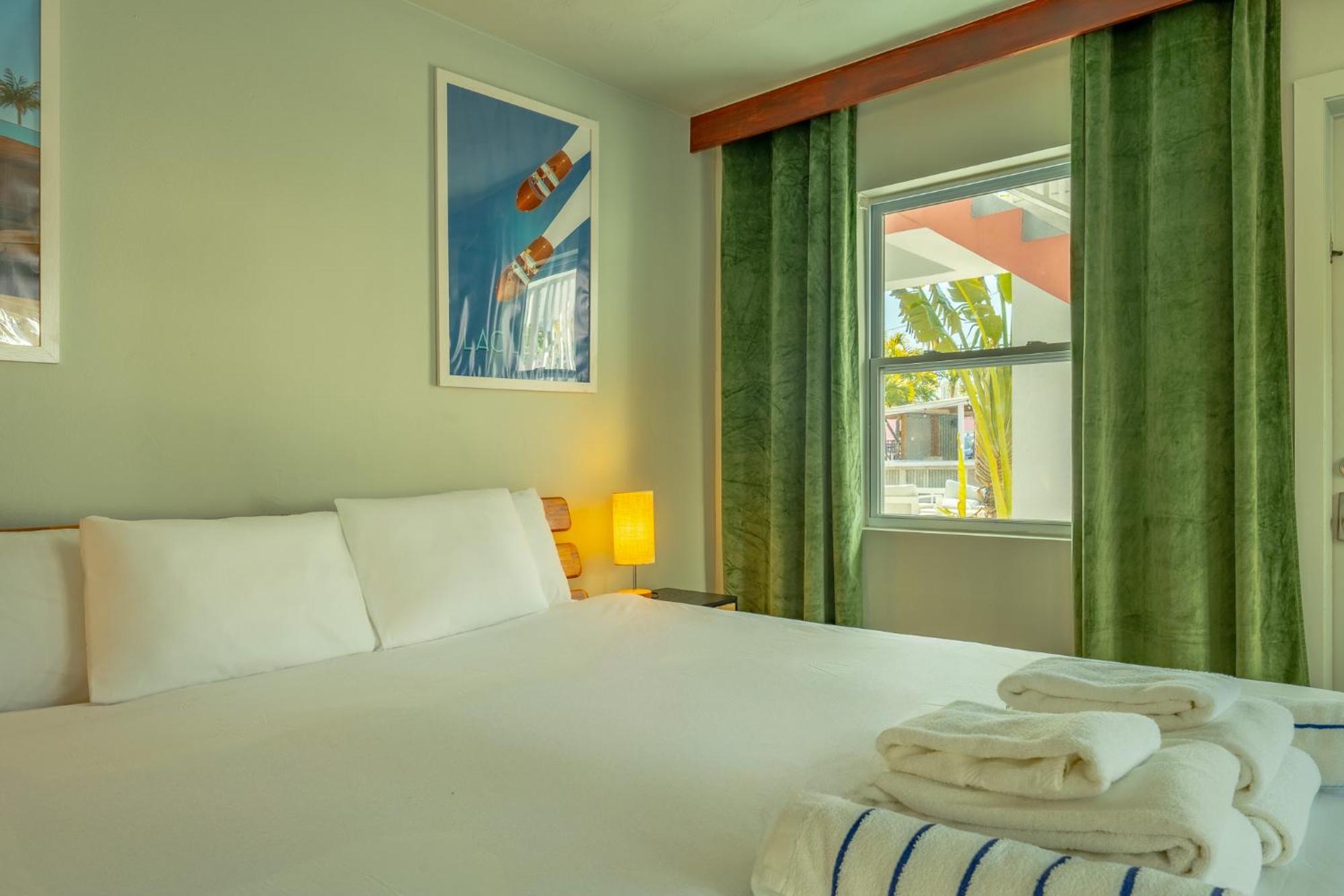 Tropical Breeze Apartment Clearwater Beach Exterior photo